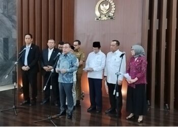 DPR dan Pemerintah Finalisasi Status Guru PPPK, Bahas Peluang Jadi PNS