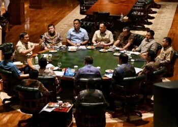 Gelar Rapat Minggu Sore hingga Malam di Hambalang, Prabowo Bahas Langkah Cepat Tangani Karhutla dan Gempa