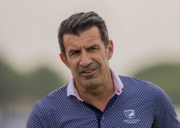 Luis Figo Desak Gianni Infantino Mundur dari Kursi Presiden FIFA