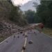 Gempa 7,7 M Guncang NTT, Kementerian PU Kerahkan Alat Berat Bersihkan Jalan Nasional