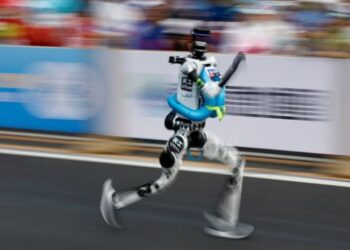 Bukan Manusia! Robot China Ngacir 100 Meter 8,86 Detik