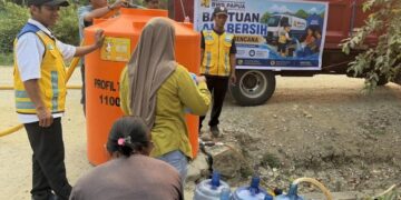Penuhi Hajat Hidup Masyarakat, Kementerian PU Salurkan Air Bersih di Nabire
