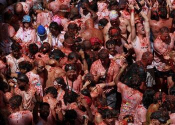 Spanyol Mendadak Merah, 22 Ribu Orang Tumpah Ruah di Perang Tomat La Tomatina