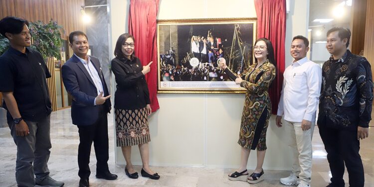 Buka Pameran Foto Jurnalistik KWP 2026, Rieke Diah Pitaloka: Setiap Jepretan Wartawan Parlemen adalah Warisan Sejarah Demokrasi