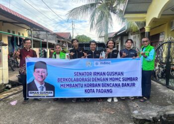 Gerak Cepat Tim Irman Gusman Center dan MDMC Sumbar Salurkan Bantuan bagi Korban Banjir di Padang