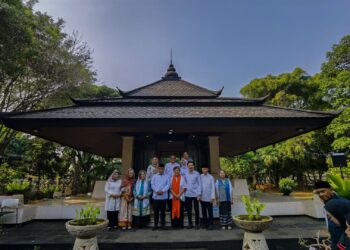 Jelang HUT Ke-81 RI, Pimpinan MPR Ziarah ke Makam Bung Hatta, Menyalakan Kembali Semangat Pendiri Bangsa