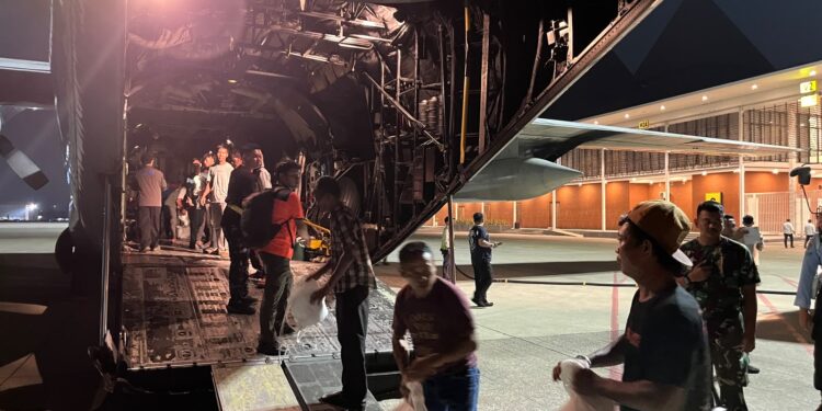 Gerak Cepat Pemerintah Tangani Pascagempa di NTT: Kirim Logistik 27 Ton hingga 3.500 Personel TNI/Polri