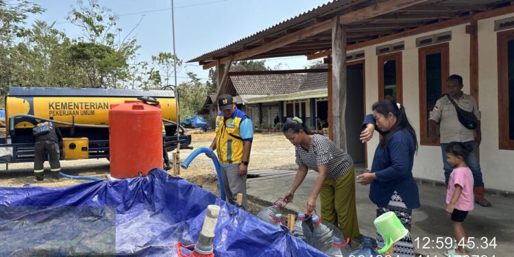 Kementerian PU Salurkan 29 Ribu Liter Air Bersih untuk 647 Warga Terdampak Kekeringan di Boyolali, Blora, dan Ngawi