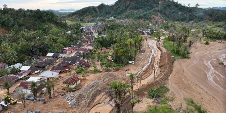 Kementerian PU Buka Alur Sungai dan Perkuat Tebing Pascabanjir di Tapanuli Tengah
