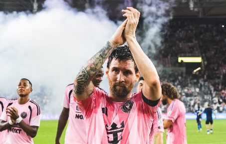 MESSI BILANG “CUKUP!”: Sang Raja Argentina Tinggalkan Timnas di Usia 39 Tahun, 207 Laga dan 125 Gol Jadi Warisan