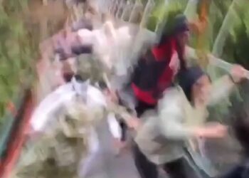 Baru Diresmikan, Jembatan Pongpet Pangandaran Mendadak Ambruk Saat Bupati dan Rombongan Melintas