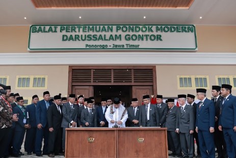 Santri Gontor Titip Pesan ke Prabowo: Pendidikan Indonesia Harus Terus Ditingkatkan