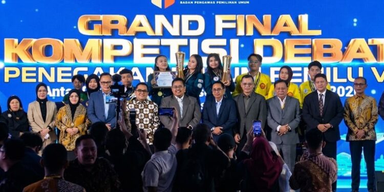 Undip Tampil Gemilang di Final, Kalahkan UI 6-3 dan Raih Juara Debat Hukum Pemilu Bawaslu 2026