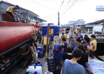 Kementerian PU Salurkan 226 Ribu Liter Air Bersih, Respons Kekeringan dan Karhutla di Kalbar