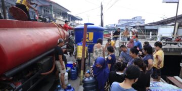 Kementerian PU Salurkan 226 Ribu Liter Air Bersih, Respons Kekeringan dan Karhutla di Kalbar