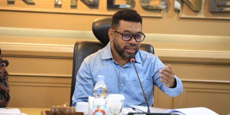 Filep Wamafma Soroti Kemiskinan Papua dan Aceh: Rindekraf Jangan Cuma Jadi Program, Harus Ciptakan Lapangan Kerja dan Naikkan Pendapatan Warga