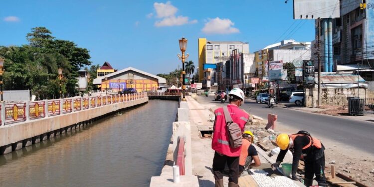 Kementerian PU Perkuat Infrastruktur Pengendalian Banjir melalui Revitalisasi Sungai Veteran Banjarmasin