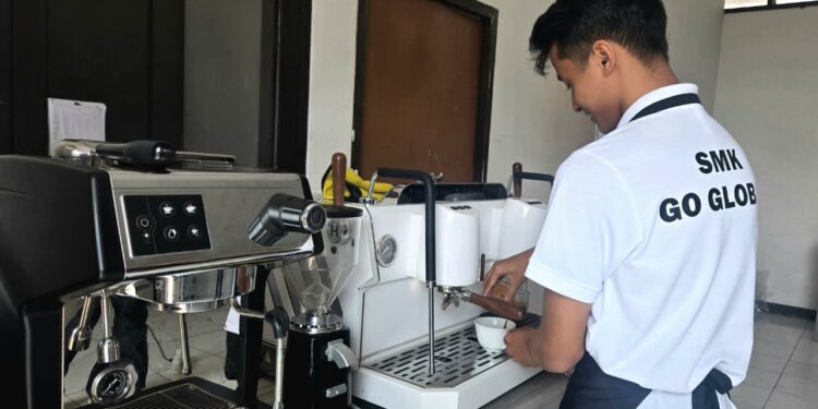 Dari Garut ke Kancah Dunia, Anak Muda Belajar Jadi Barista untuk Mengejar Mimpi Kerja di Luar Negeri