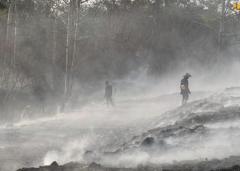 Kementerian PU Salurkan 12.000 Liter Air untuk Dukung Pemadaman Kebakaran TPA Buku Deru-Deru