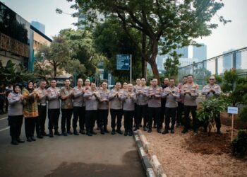 Polda Metro Jaya Tanam Pohon, Ajak Personel Hadirkan Kesejukan bagi Masyarakat