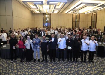 Buka Workshop Jurnalistik, Yorrys Raweyai Tekankan Pentingnya Pemberitaan Isu Daerah