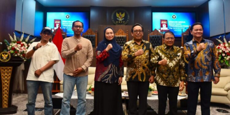 ‎I Dewa Kade Wiarsa Raka Sandi Luruskan Buku Penundaan Pemilu: Bukan untuk Tunda Pemilu 2029