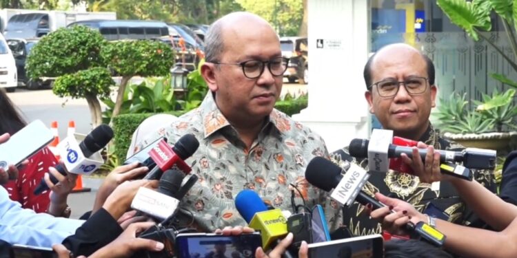 Prabowo Minta PLN Bertransformasi, Akselerasi Proyek PLTS 100 GWp
