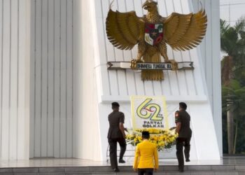 Bahlil Lahadalia Pimpin Upacara dan Ziarah TMP Kalibata dalam Rangka HUT ke-62 Partai Golkar