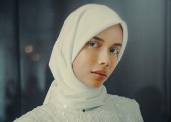 Sabrina Dua Kali Tampil di NYFW dalam Setahun, Kali Ini Bawa Modest Fashion Indonesia ke Runway Internasional