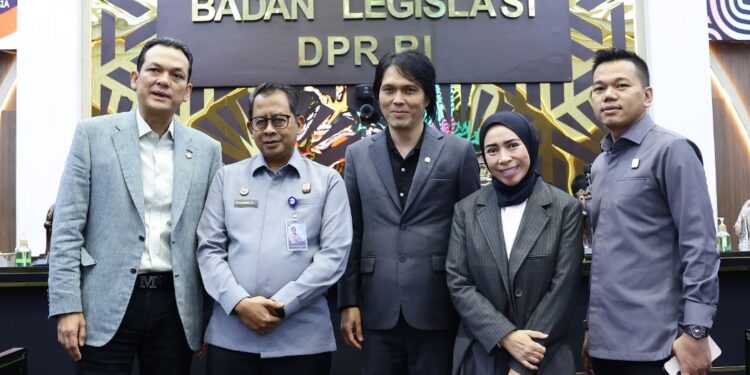 Punya 600 Lagu tapi Tak Bisa Buat Jaminan KPR, Melly Goeslaw Dorong Karya Musik Diakui sebagai Aset
