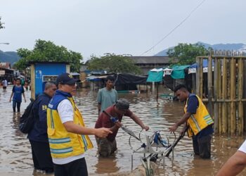 Kementerian PU Kerahkan Pompa dan Perahu Karet Tangani Banjir di Pasar Youtefa Jayapura