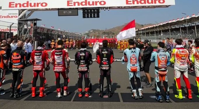 Agnez Mo Nyanyikan Indonesia Raya di MotoGP Mandalika 2026, Penampilannya Bikin Merinding
