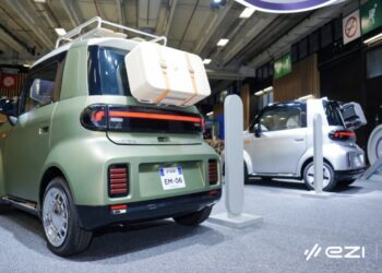 Mobil Listrik Mungil EZI EM05 dan EM06 Meluncur di Paris, Punya AI dan Kamera 360 Derajat