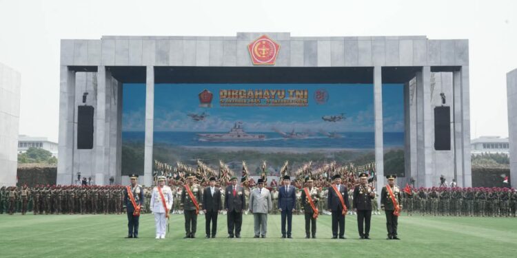 Prabowo di HUT ke-81 TNI: Jangan Jauh dari Rakyat, Hadir Saat Dibutuhkan