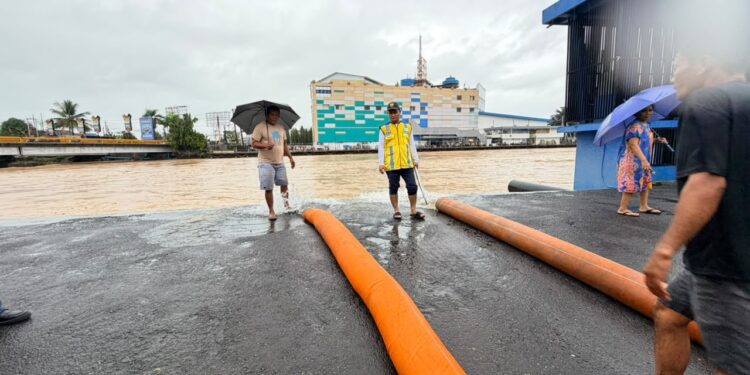 Kementerian PU Kerahkan Pompa dan Excavator Tangani Banjir Kota Padang