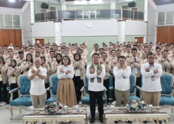 Lepas 271 Pekerja Migran ke Korea Selatan, Wamen Dzulfikar Berpesan Kelola Penghasilan dengan Bijak